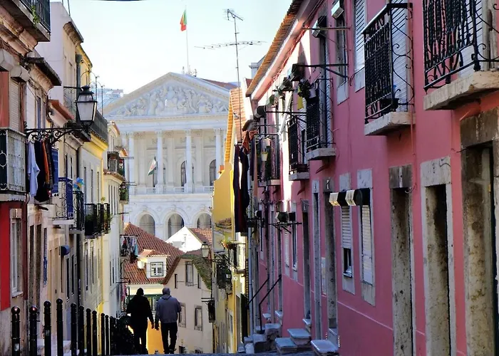 Pied-a-terre Tram 28 *