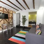 Apartment Pied-a-terre Tram 28
