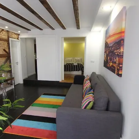 Pied-a-terre Tram 28 Апартаменты Лиссабон
